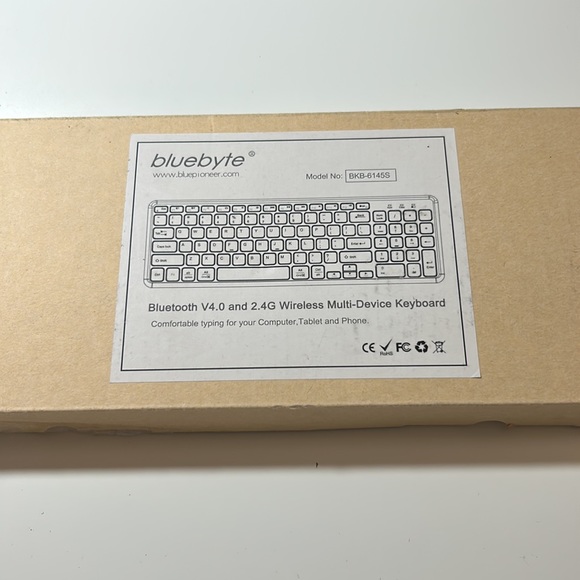[SOLD!] Bluebyte Bluetooth Wireless Keyboard - Picture 6 of 6